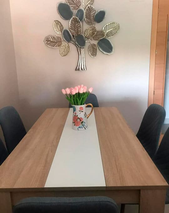 Image cliente mesa salón madera